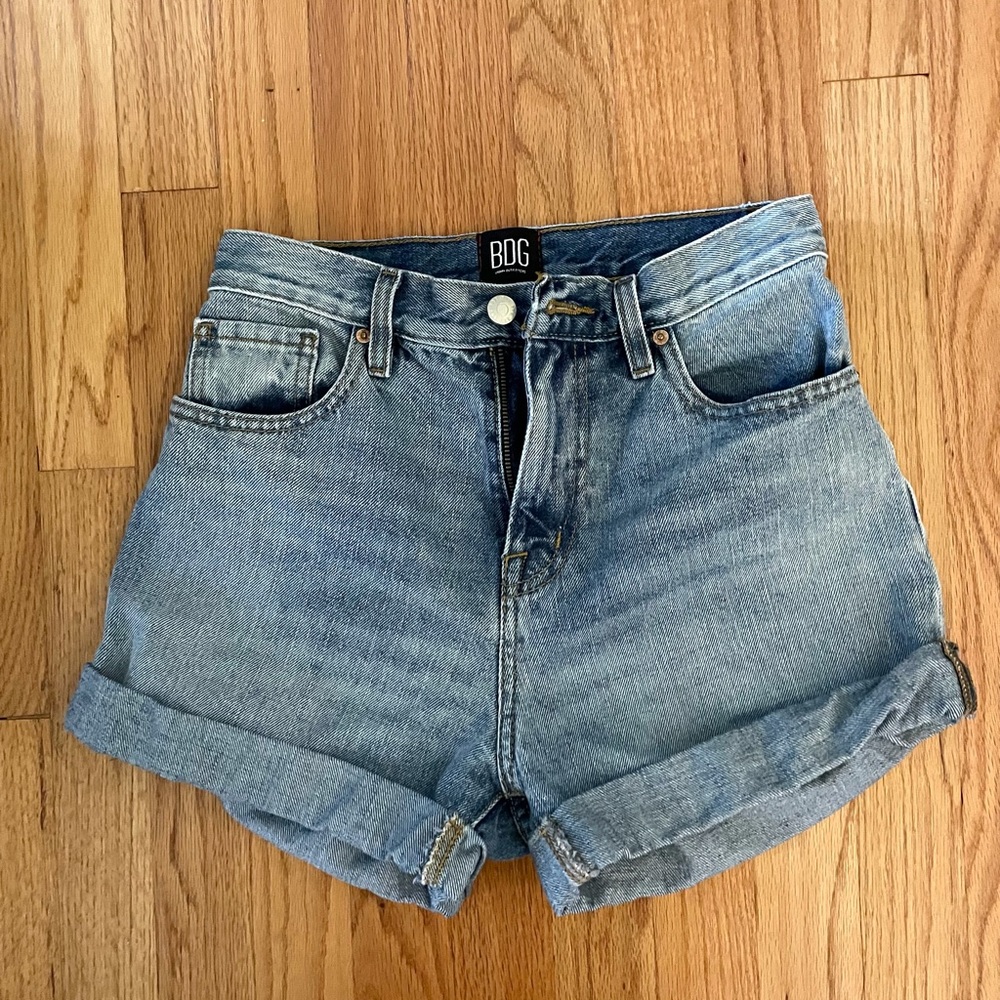 Mom High Rise Jean Shorts - Size 25